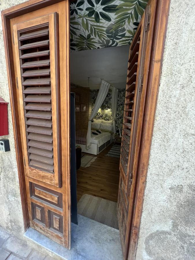 Lovely 1-Bedroom Studio In The Heart Of Old Part Of Termini Imerese Exterior photo